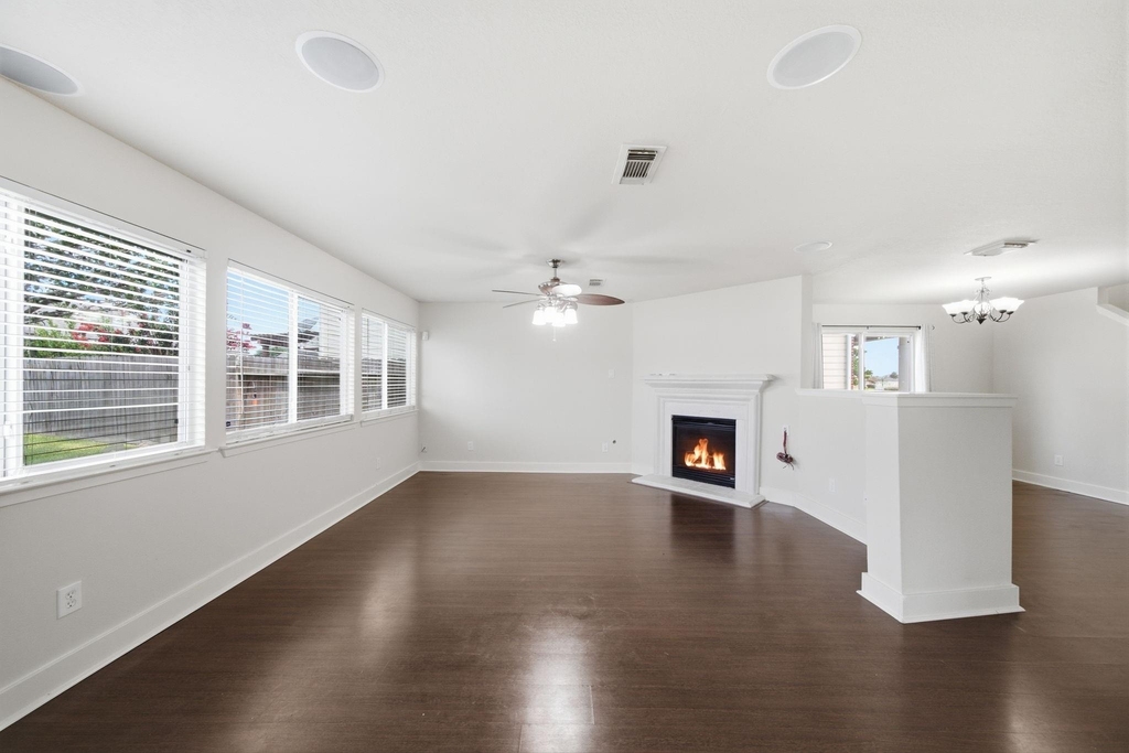 6146 Settlers Lake Circle W - Photo 2