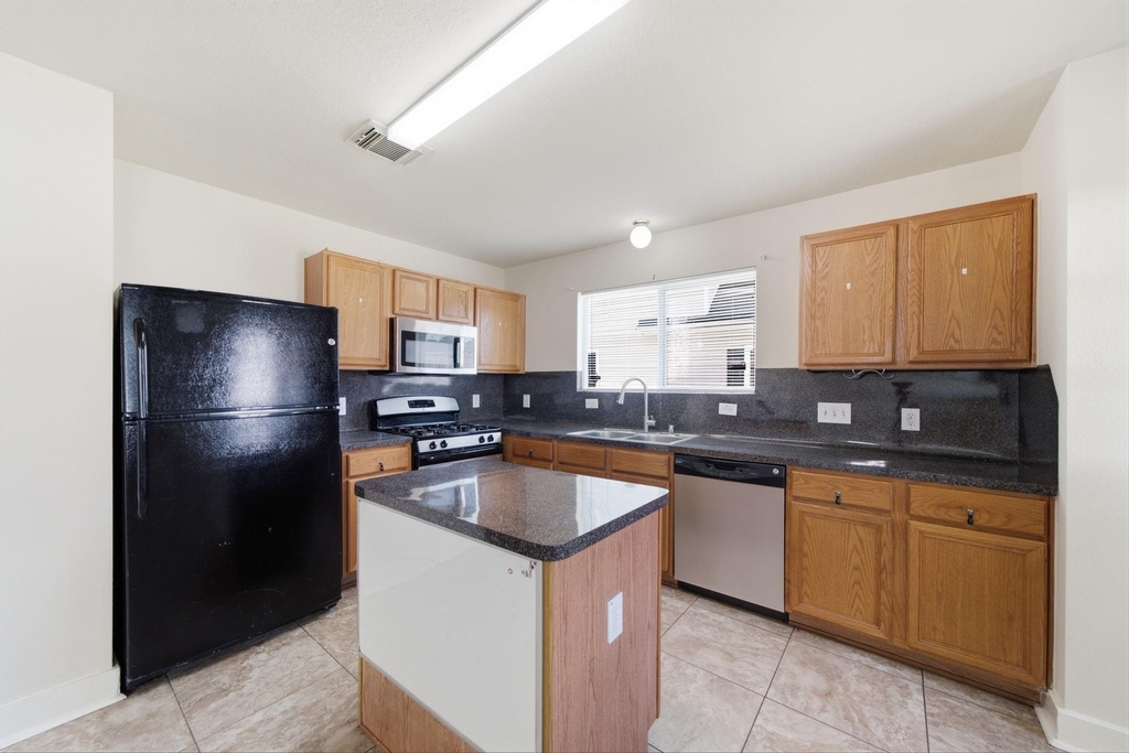 6146 Settlers Lake Circle W - Photo 3