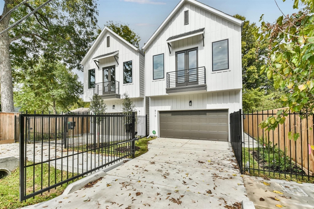 810 Mansfield Street - Photo 1