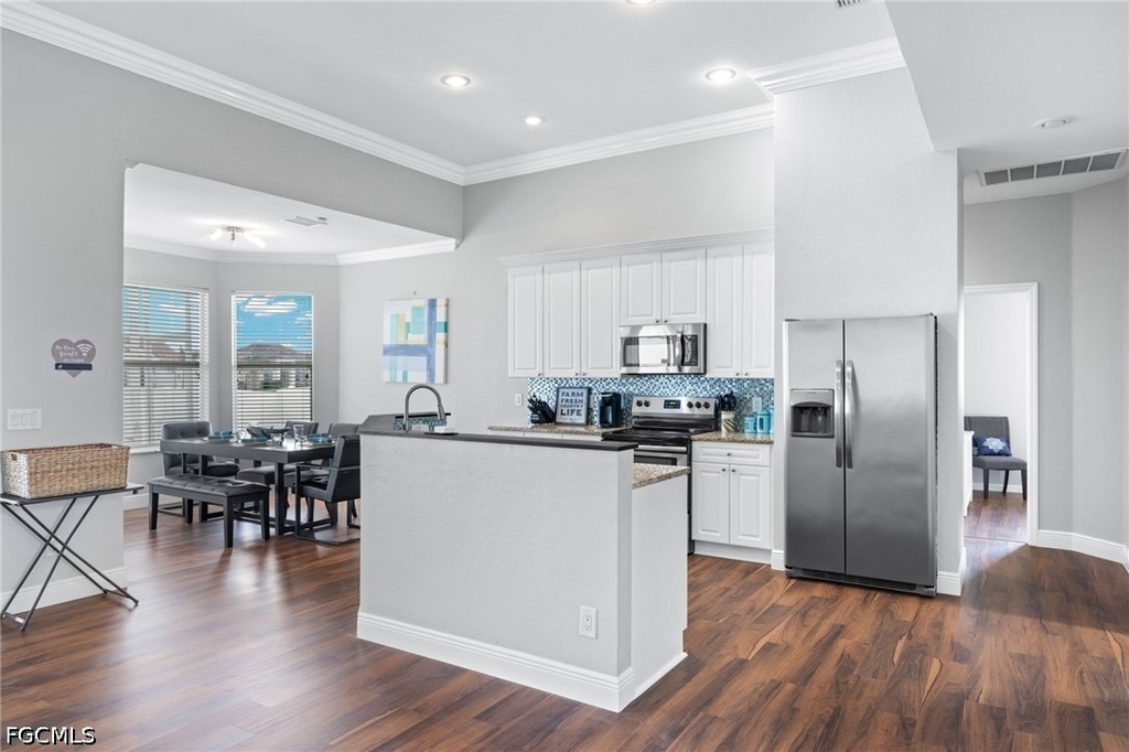 1049 Nw 38th Place - Photo 26