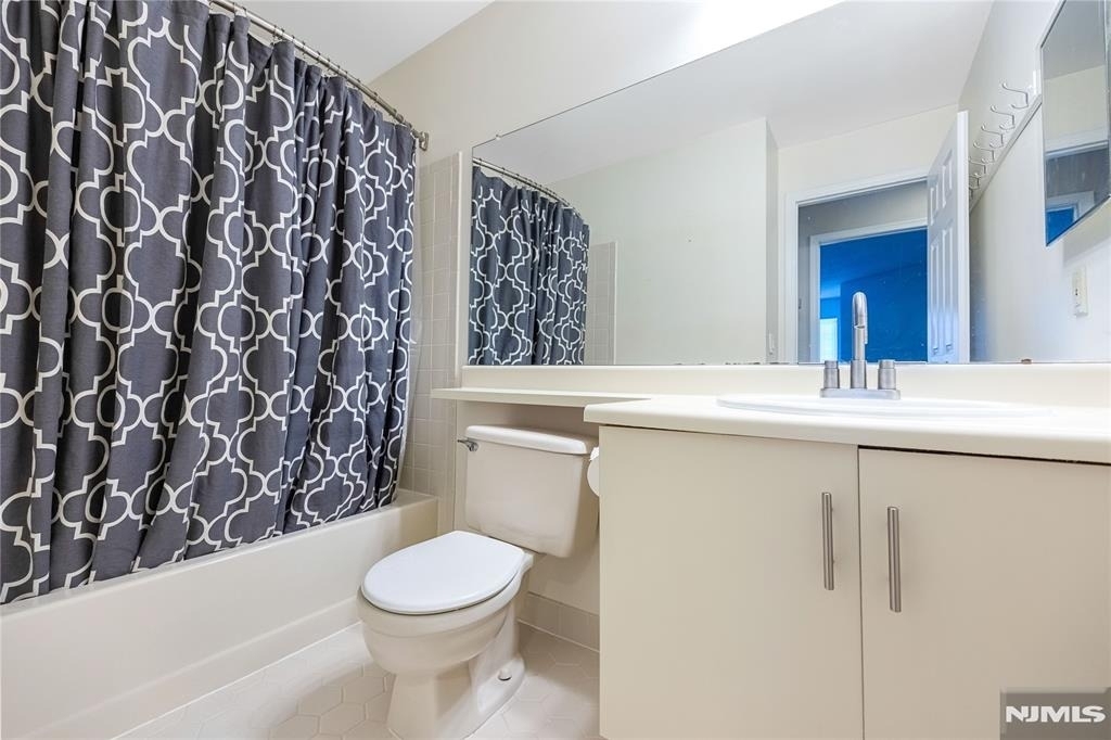 1123 Hyde Park - Photo 9