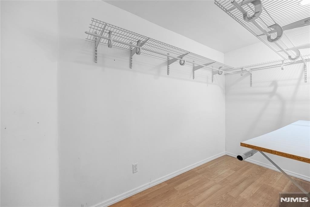 1123 Hyde Park - Photo 16
