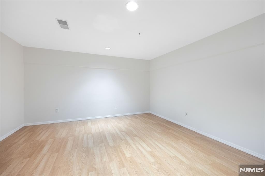 1123 Hyde Park - Photo 15