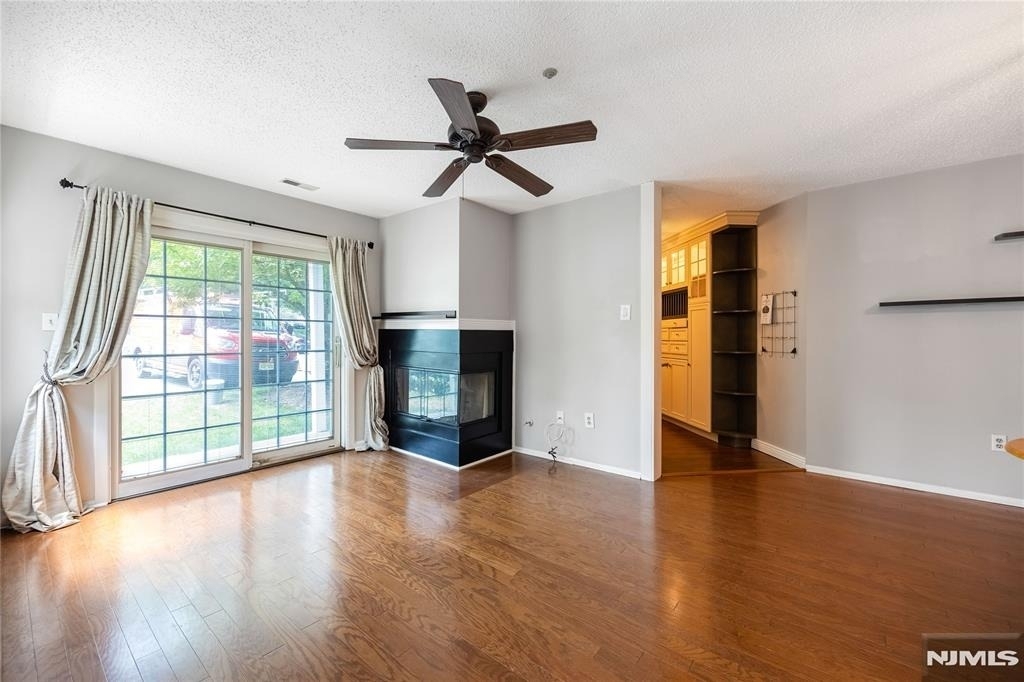 1123 Hyde Park - Photo 3