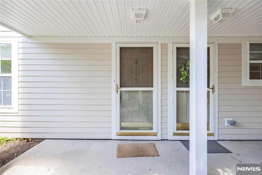 1123 Hyde Park - Photo 2