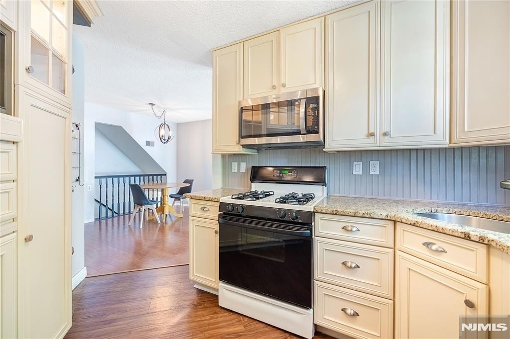 1123 Hyde Park - Photo 7