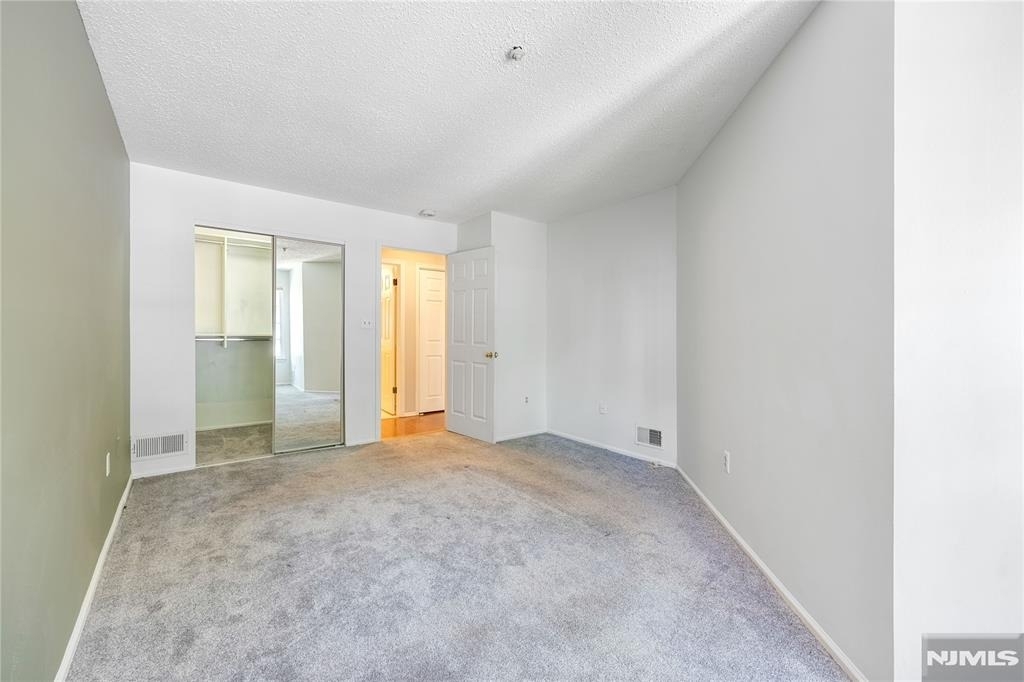 1123 Hyde Park - Photo 11