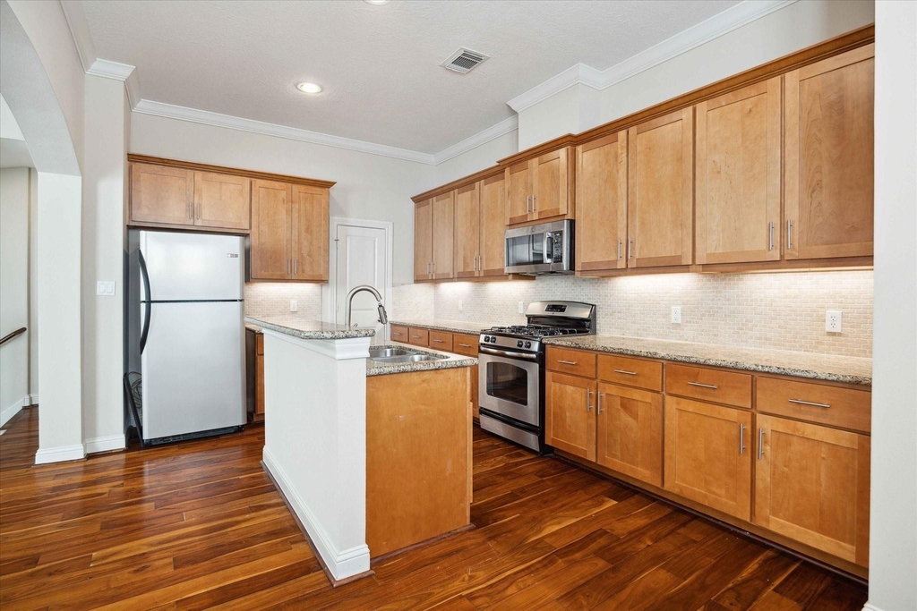5610 Kiam Street - Photo 1