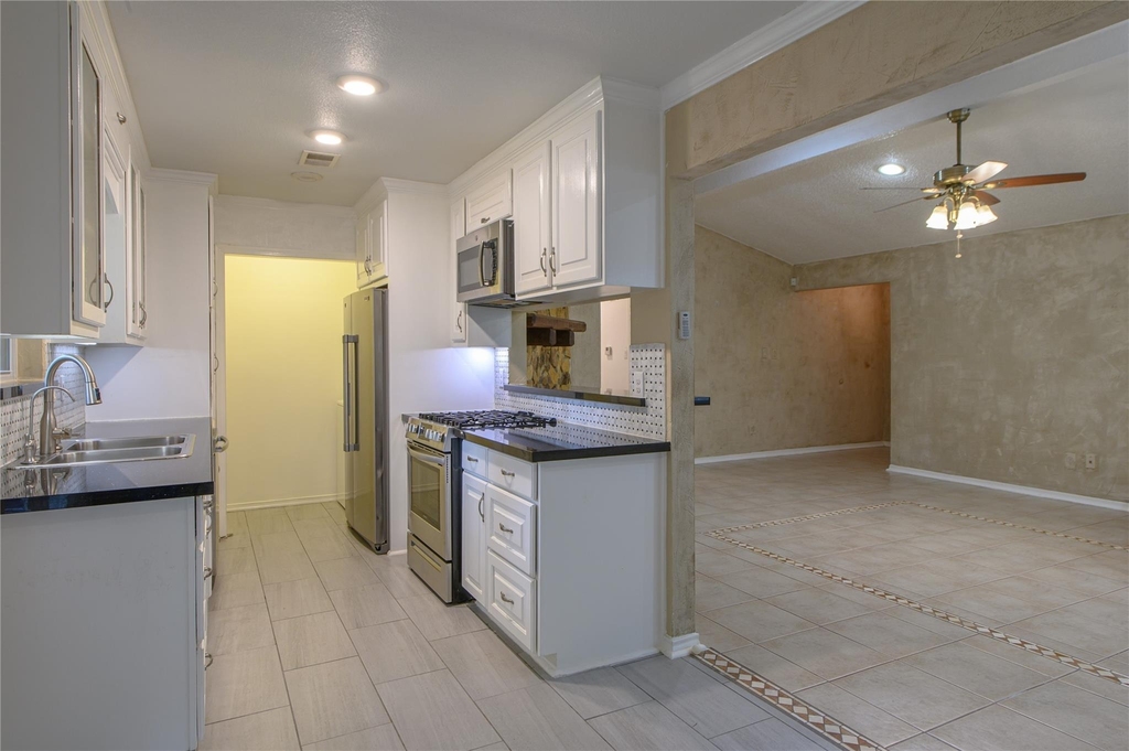 4110 Garden Springs Drive - Photo 6