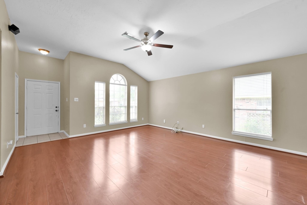 506 Paradise Lane - Photo 4