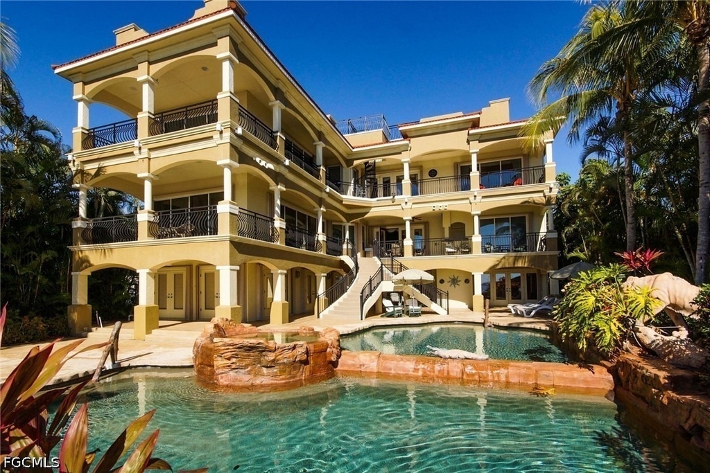 232 Bayshore Drive - Photo 0