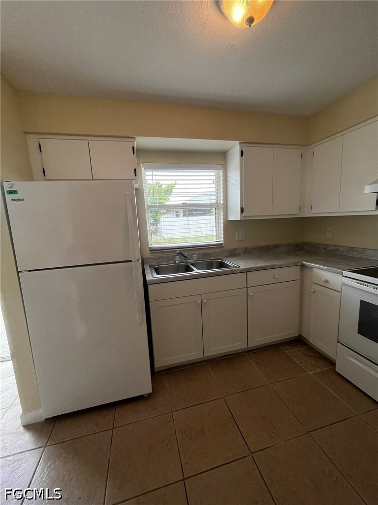 606 Hancock Bridge Parkway - Photo 12