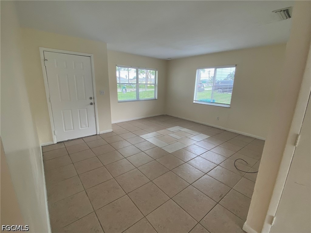 606 Hancock Bridge Parkway - Photo 3
