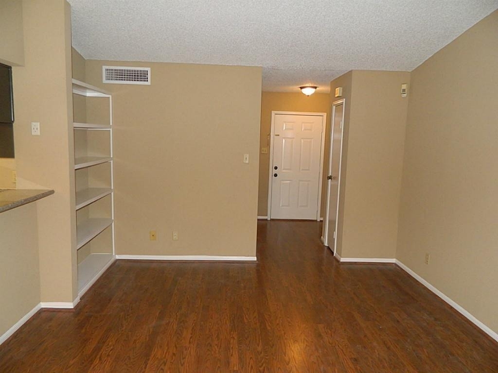 2120 El Paseo Street - Photo 3