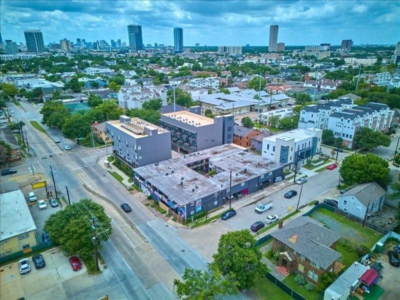 1840 Richmond Avenue - Photo 17