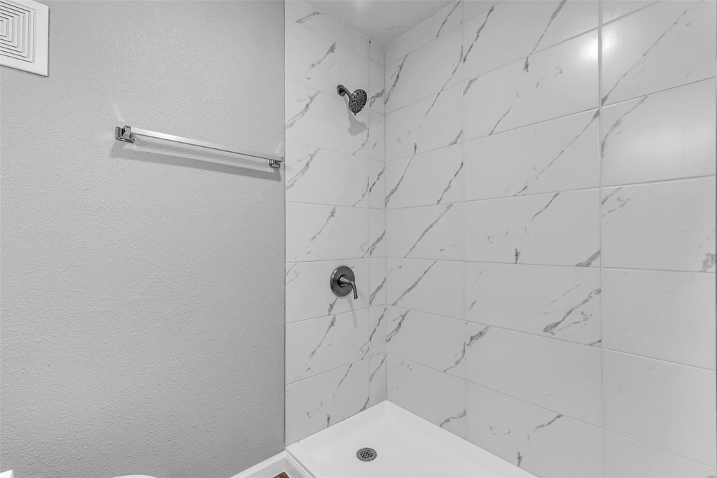 1840 Richmond Avenue - Photo 13