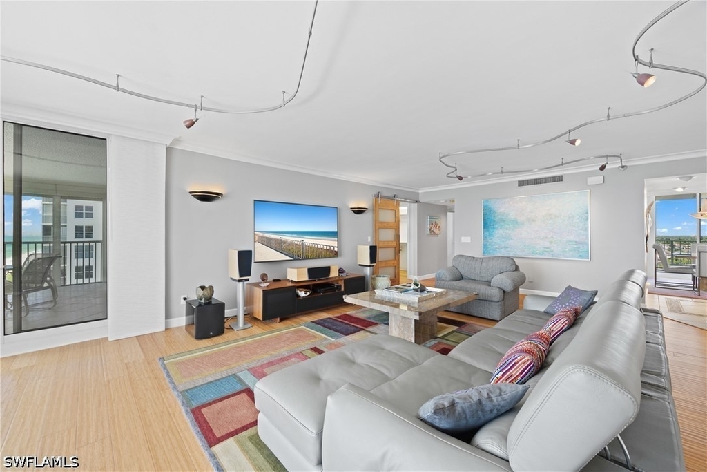 10691 Gulf Shore Drive - Photo 7