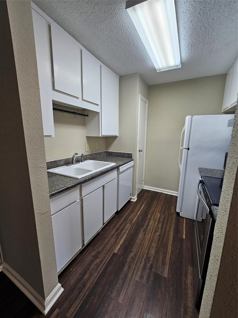 7900 N Stadium Drive - Photo 6