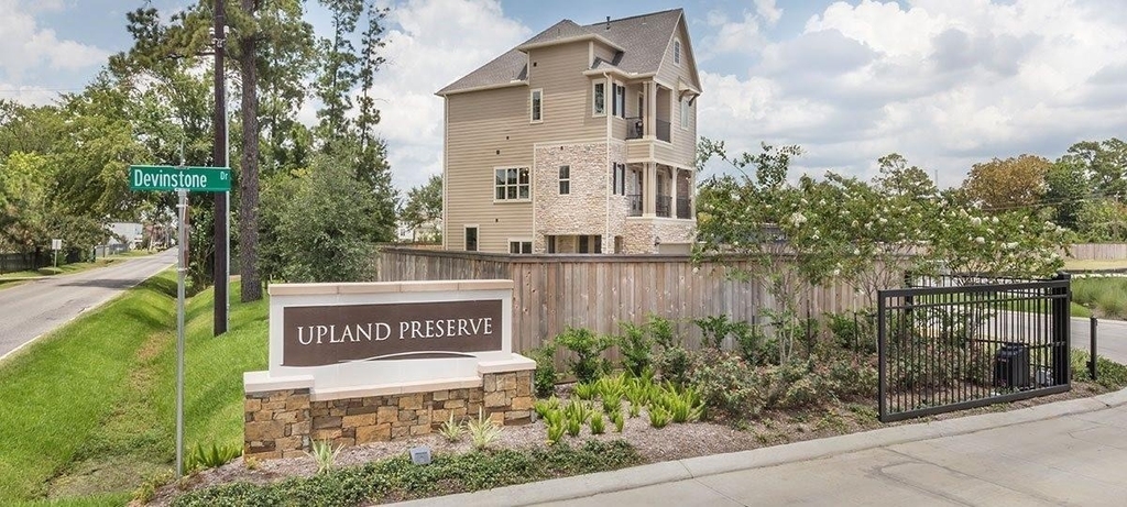 11021 Mikula Drive - Photo 1