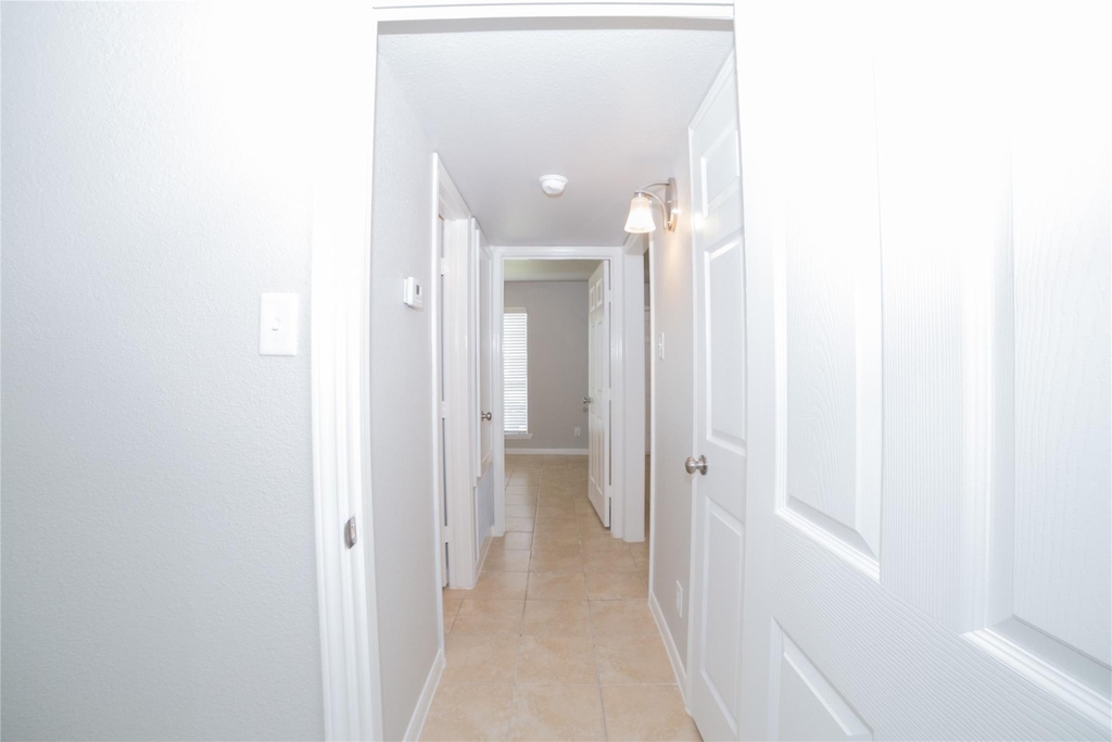 2010 N Travis Street - Photo 5