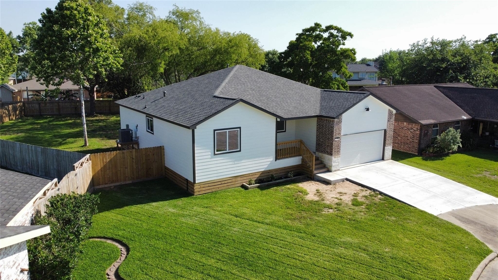 11514 Quincewood Drive - Photo 0