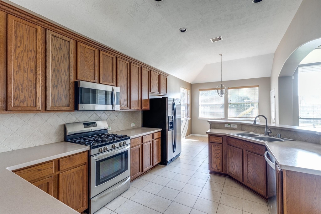 24915 Garnet Shadow Lane - Photo 18
