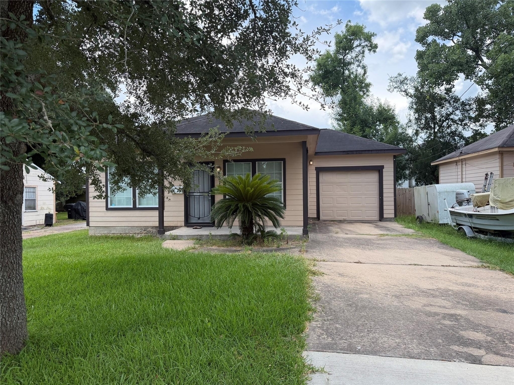 4516 White Rock Street - Photo 0
