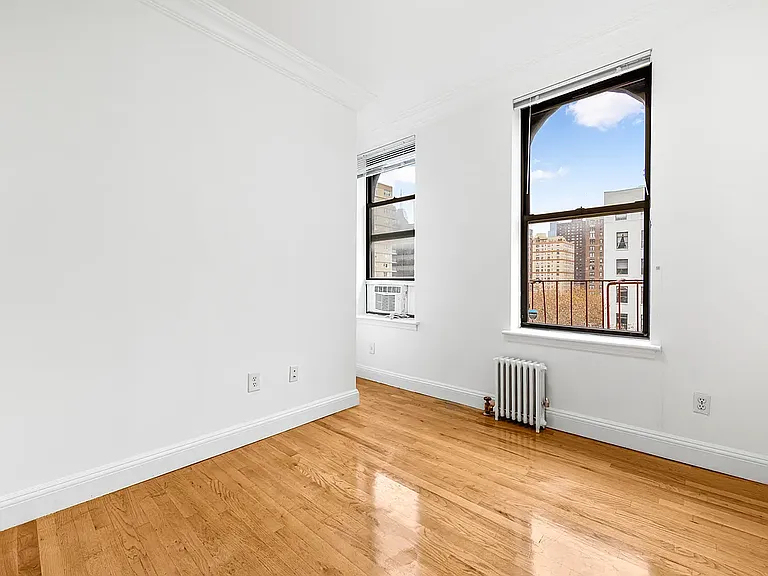East 19th Street - Photo 3