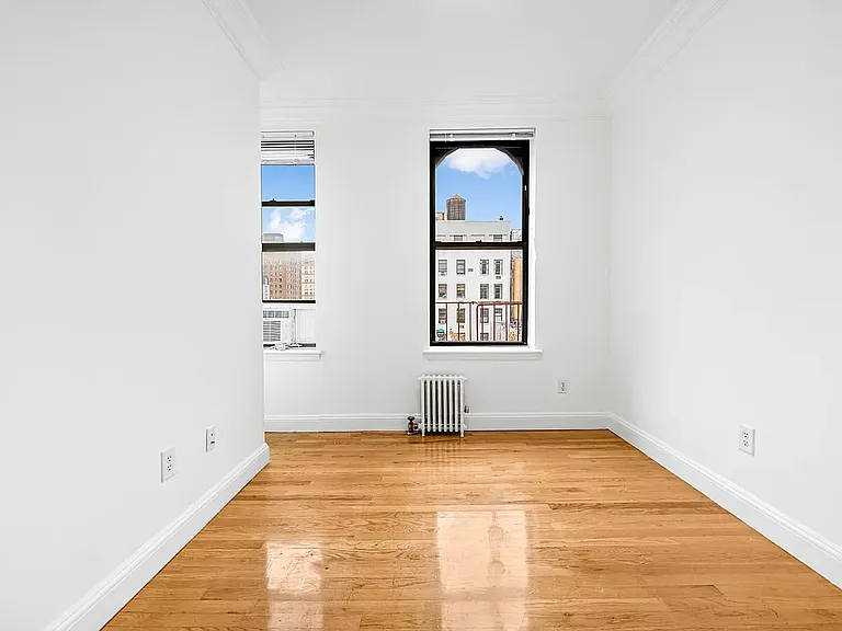 East 19th Street - Photo 6