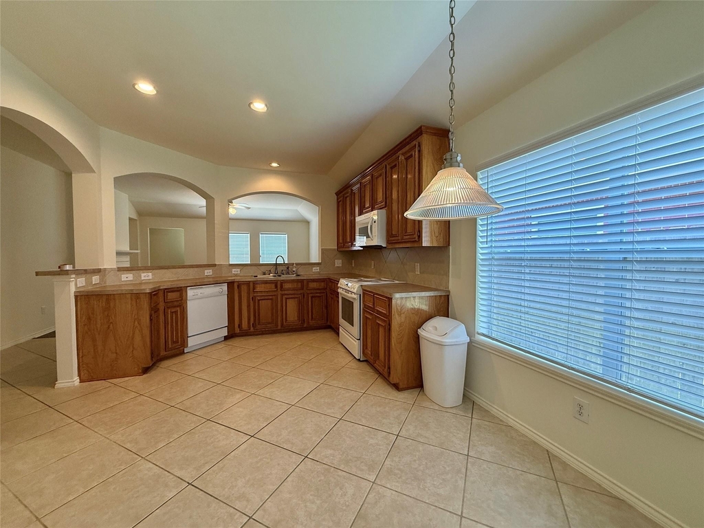 20622 Tulip Blossom Court - Photo 3