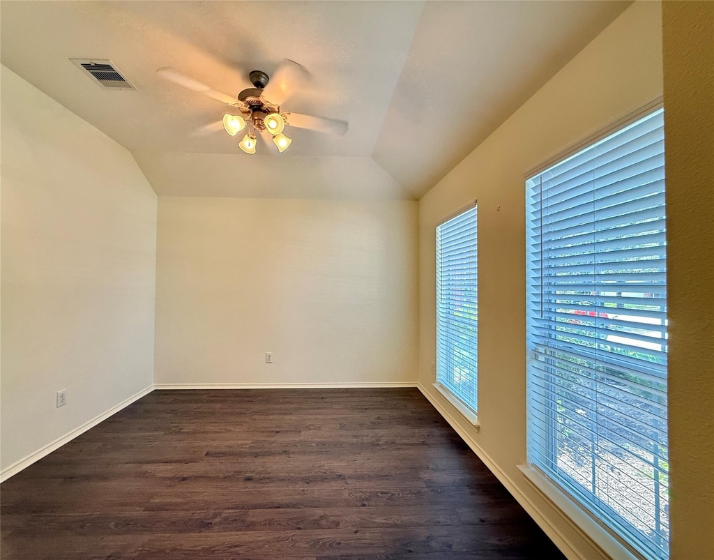 20622 Tulip Blossom Court - Photo 2