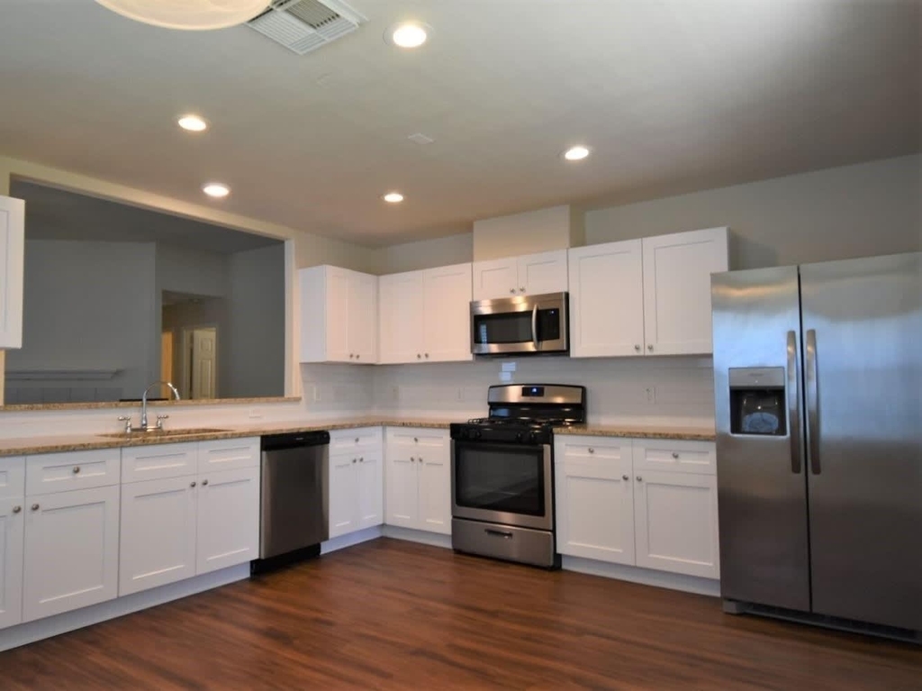 1014 Redcrest Springs Court - Photo 4