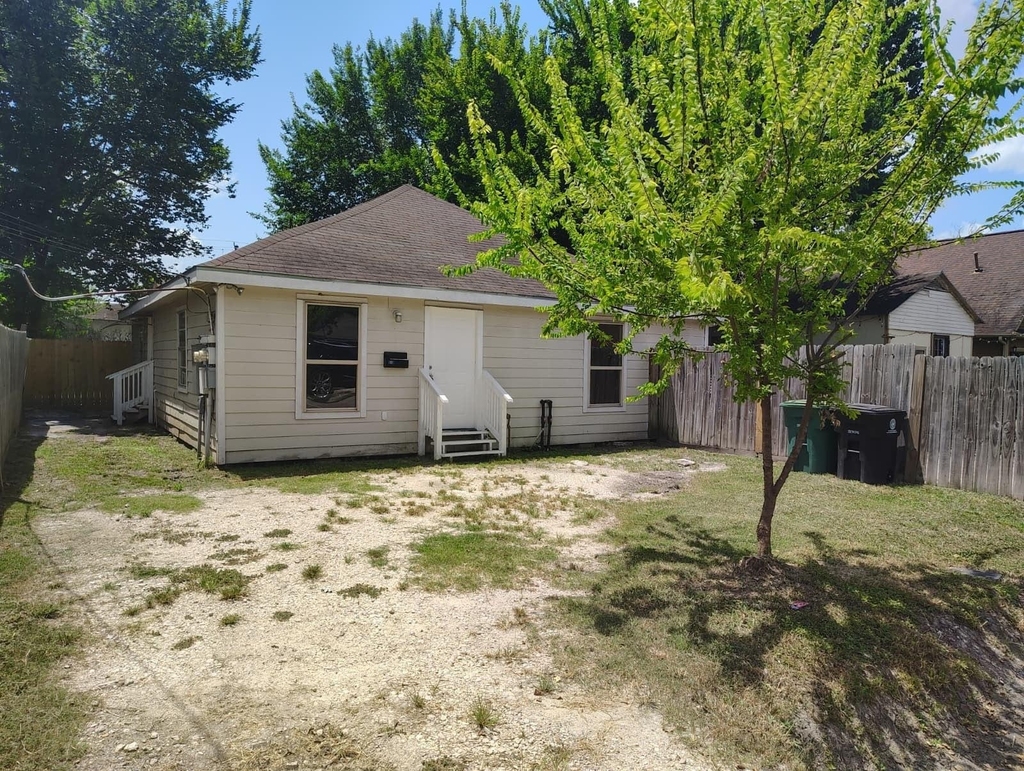 7318 Laredo Street - Photo 0