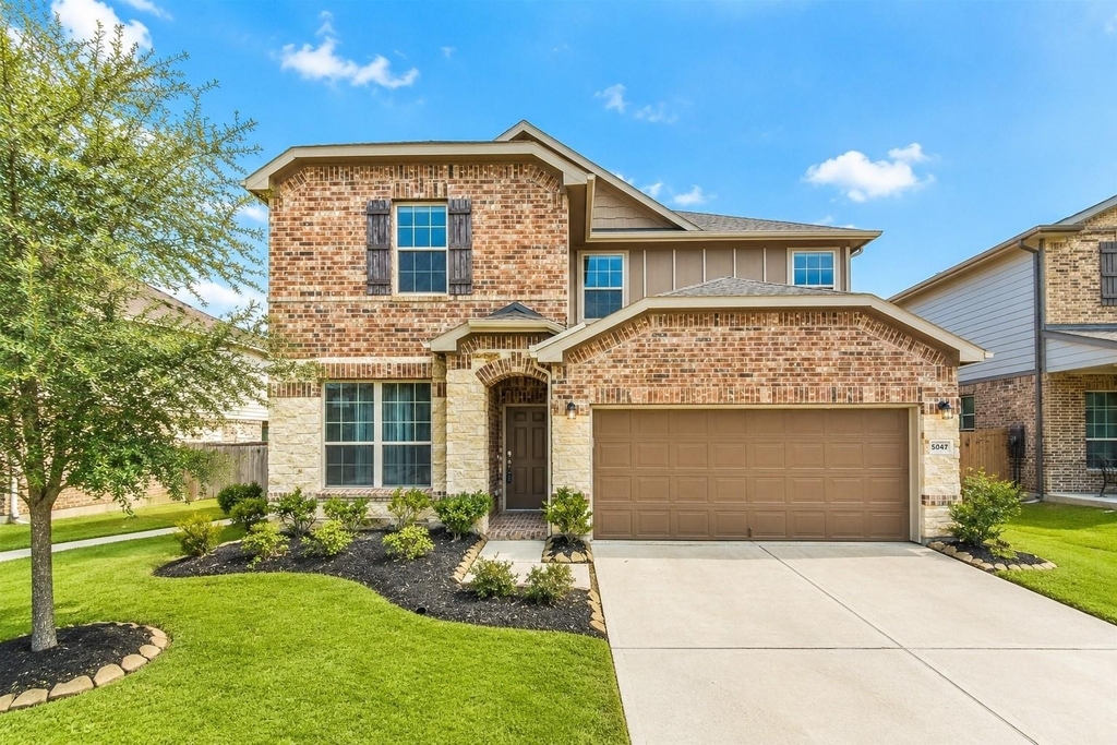 5047 Royal Amber Lane - Photo 0