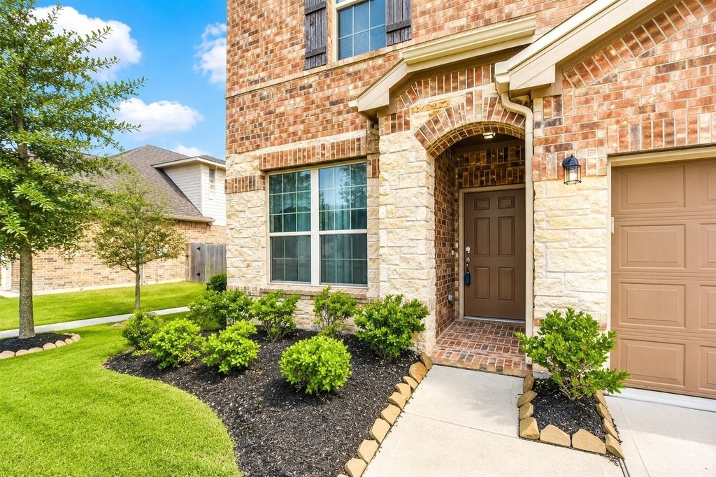 5047 Royal Amber Lane - Photo 1