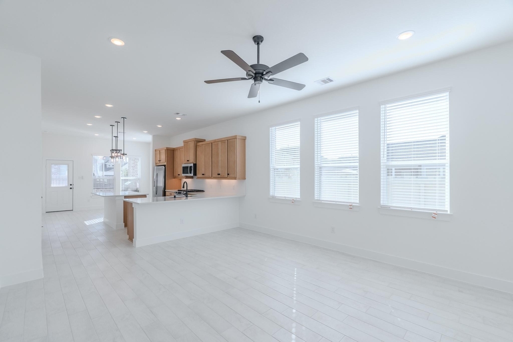 10472 Wild Rice Street - Photo 9