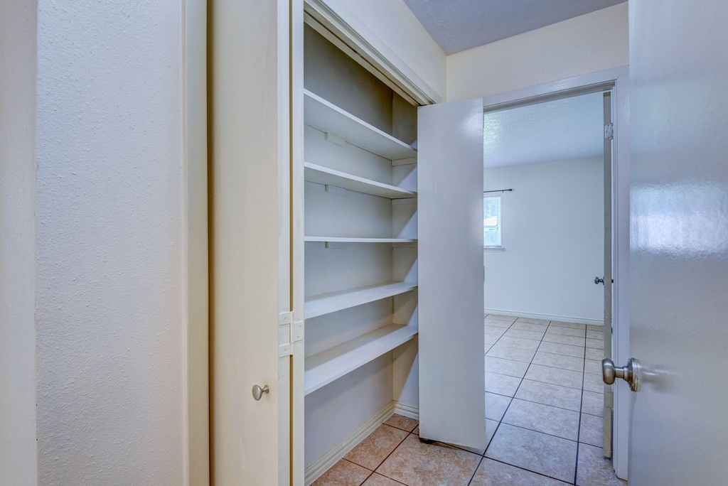 9742 Charmont Road - Photo 19