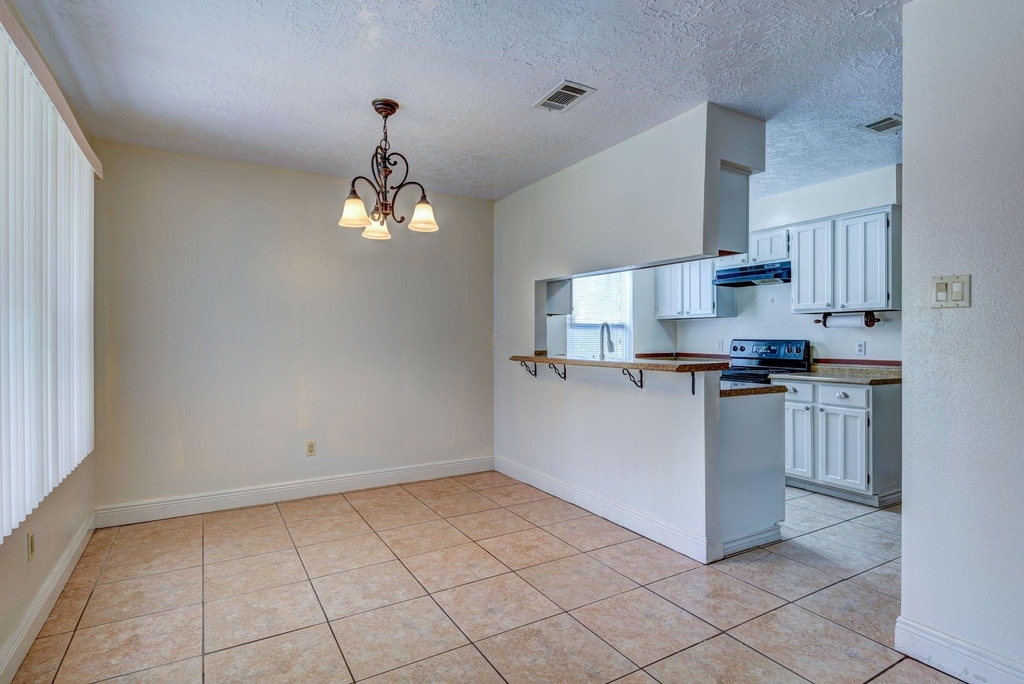 9742 Charmont Road - Photo 8