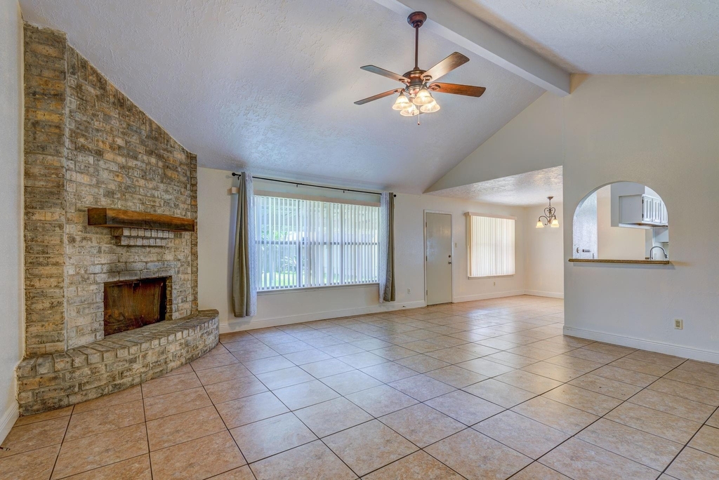 9742 Charmont Road - Photo 4