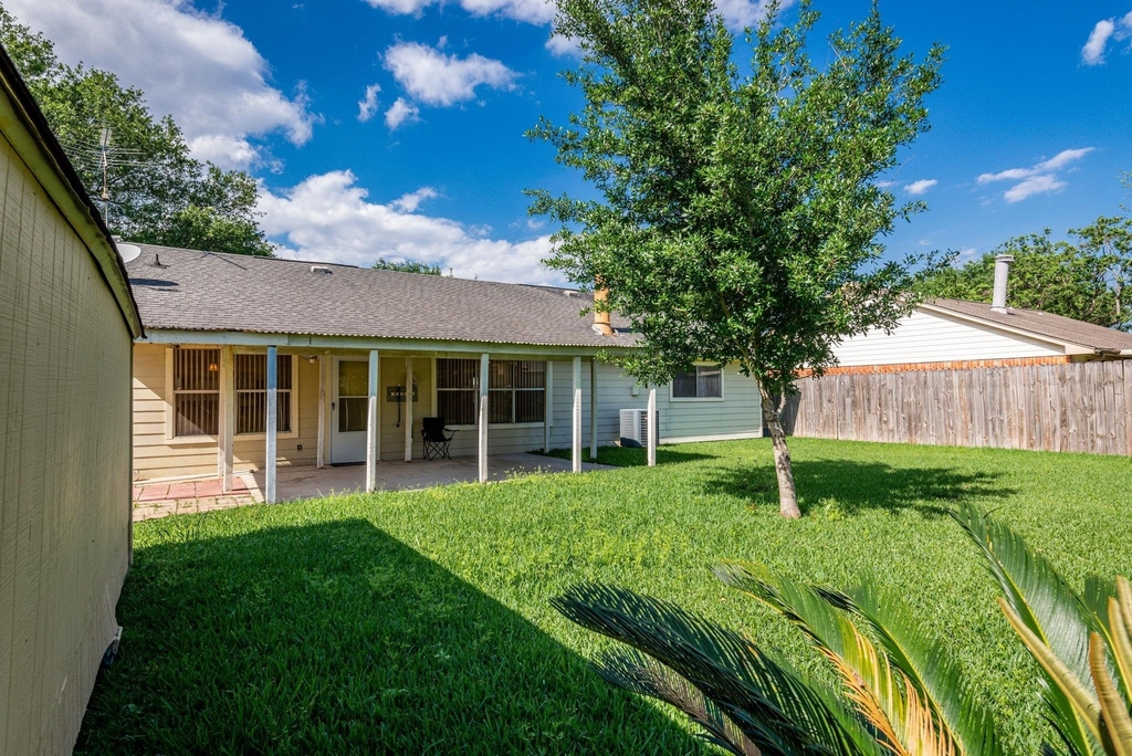 9742 Charmont Road - Photo 25