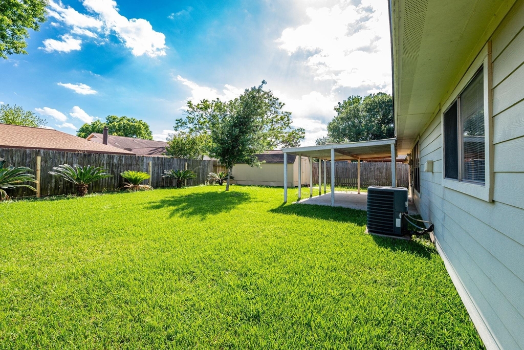 9742 Charmont Road - Photo 22