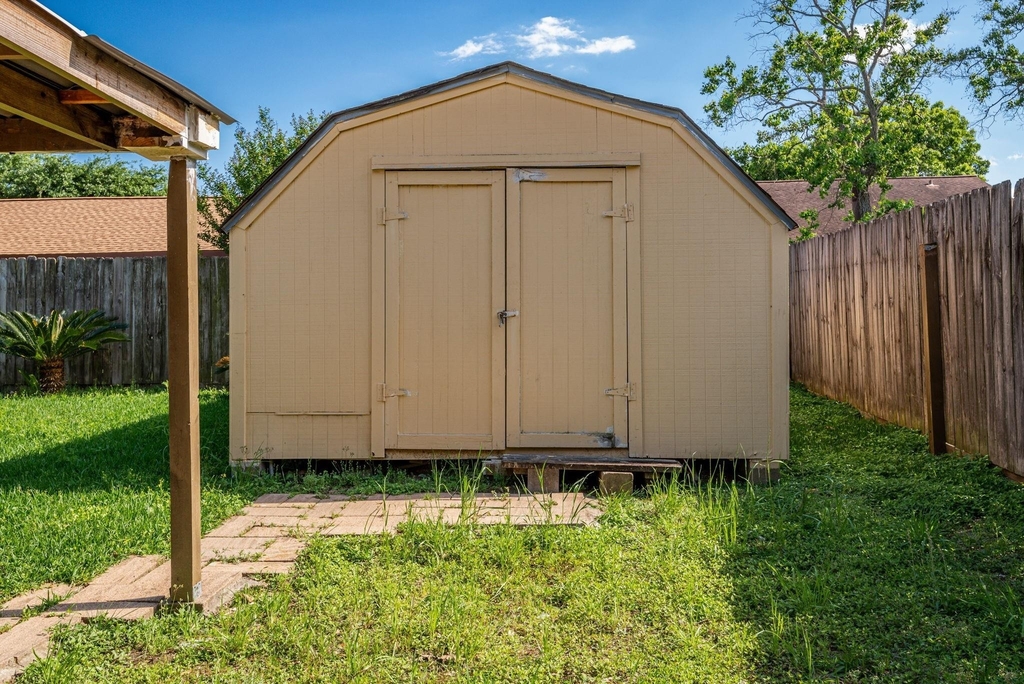 9742 Charmont Road - Photo 26