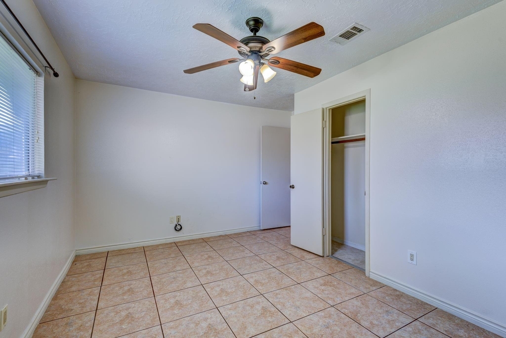 9742 Charmont Road - Photo 18