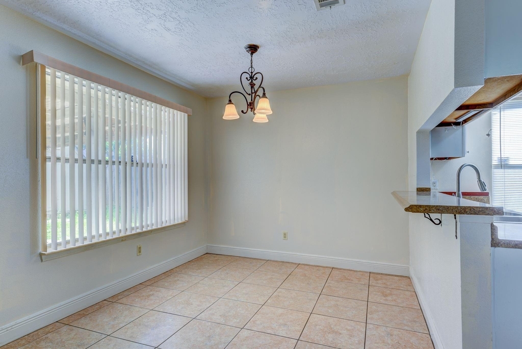 9742 Charmont Road - Photo 9