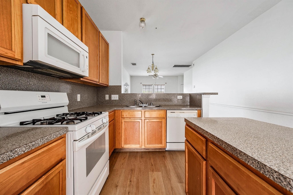6162 Settlers Lake Circle E - Photo 9