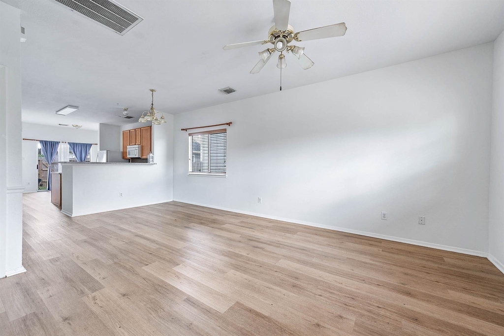 6162 Settlers Lake Circle E - Photo 4