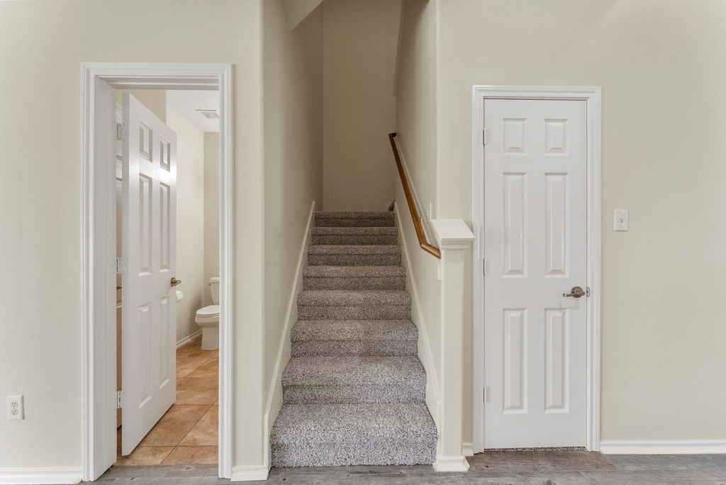 17815 Misty Pond Court - Photo 4
