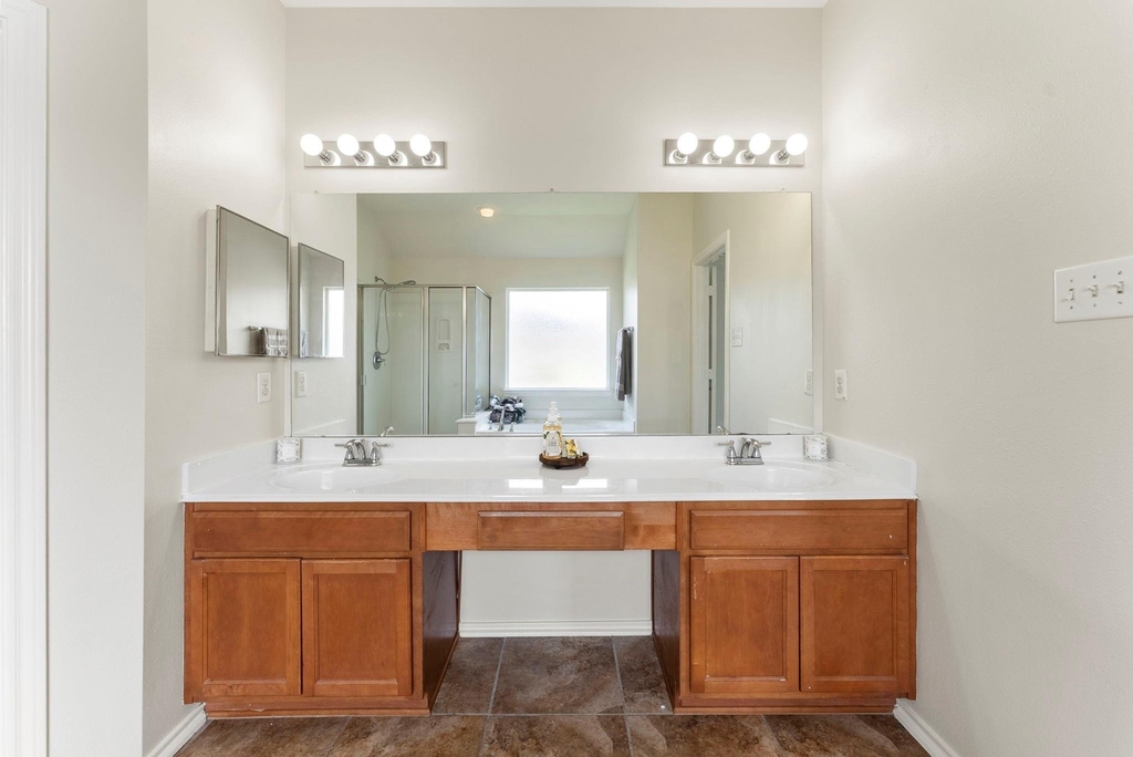17815 Misty Pond Court - Photo 12