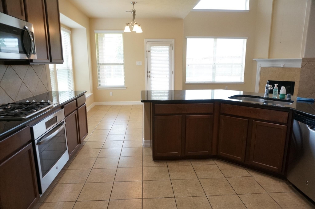 3319 S Hawkins Glen - Photo 9