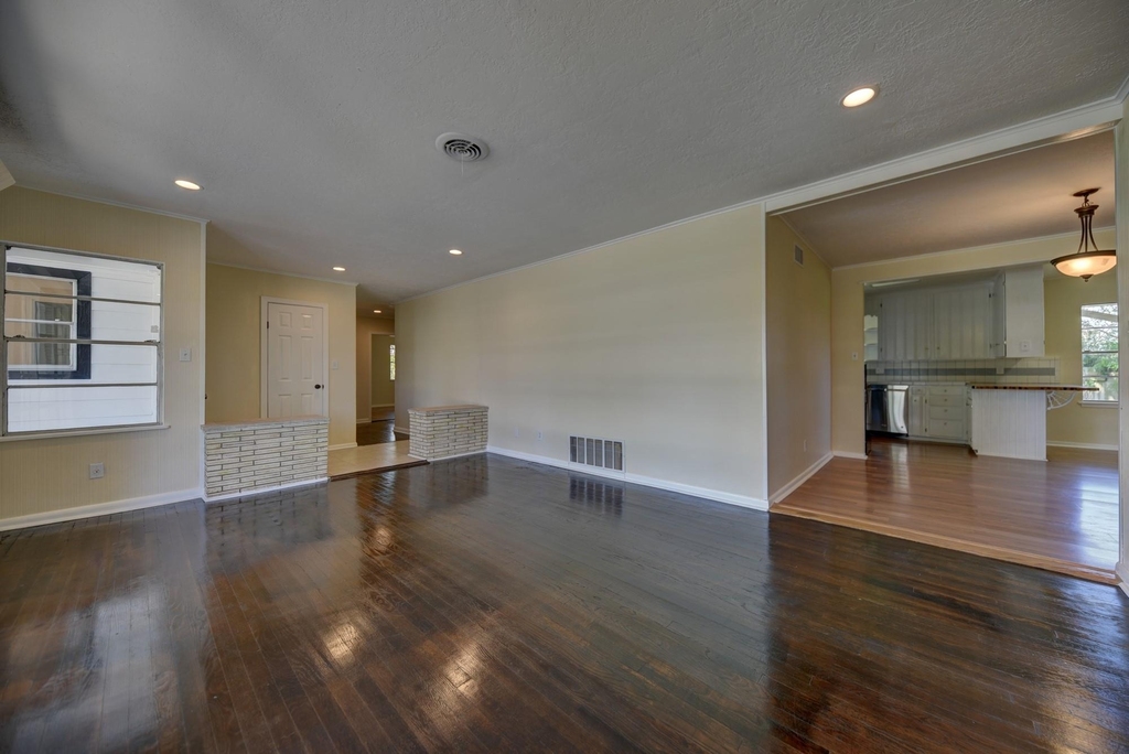 415 Silliman Street - Photo 9